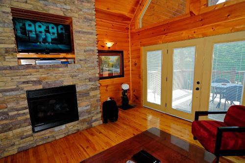 1715 Moonshine Hollow