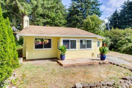 Bright Beach Town Bungalow