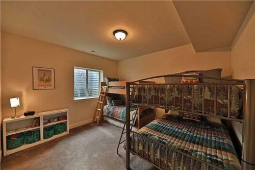 Lone Eagle Home