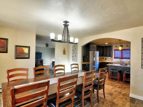 2436 Santa Rosa Lane