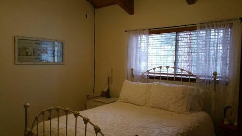 Lovely Mountain Lake Chalet By Yosemite: Equipped!