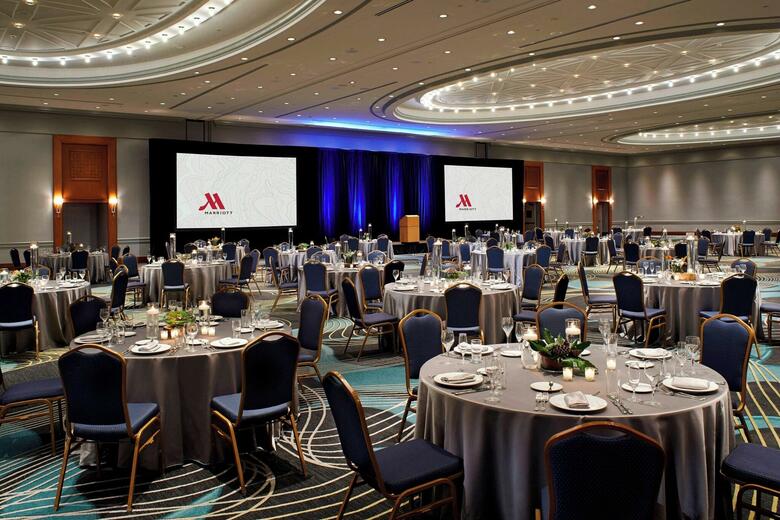 Hotel Detroit Marriott At The Renaissance Center