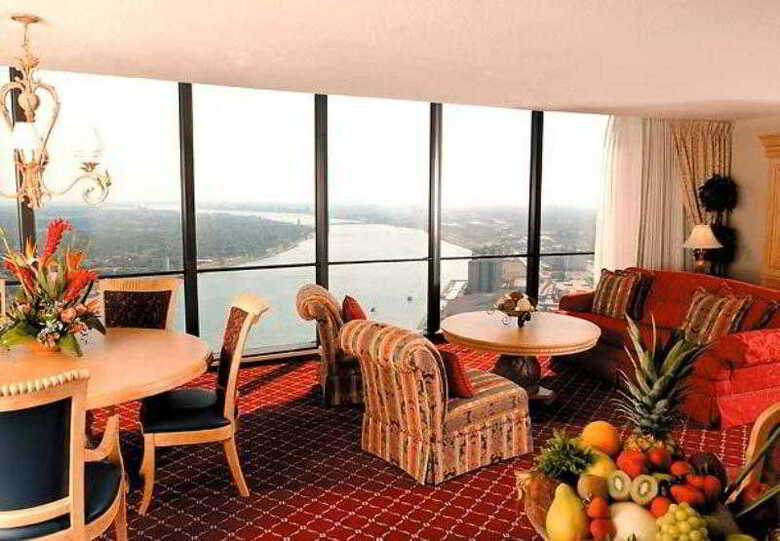 Hotel Detroit Marriott At The Renaissance Center