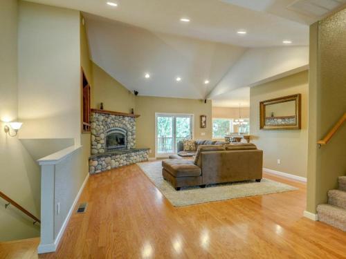 Mule Deer Cabin (4-538)
