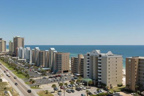 Apartamento Crystal Tower Unit 1207