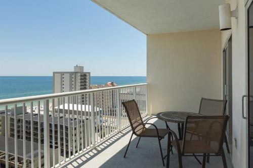 Apartamento Crystal Tower Unit 1207