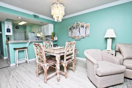 Boardwalk 986 Apartment