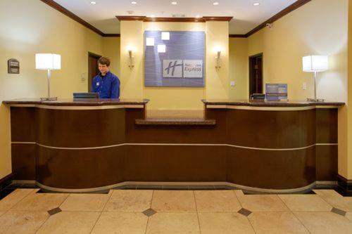 Holiday Inn Express Hotel & Suites Pearland