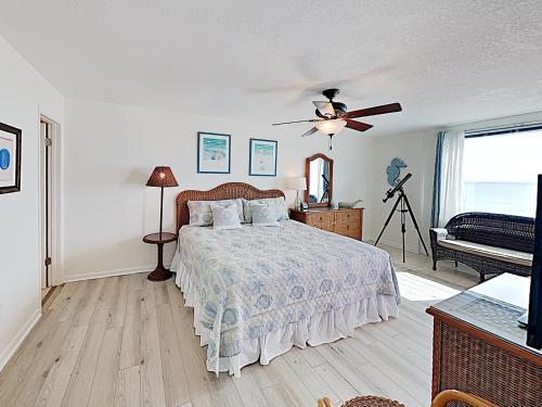 Apartamento 327 E Beach Blvd Condo Unit 5b