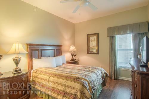 Legacy I 1305 Penthouse - Three Bedroom Apartment