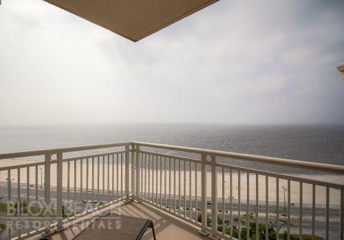Legacy I 1306 Penthouse - Three Bedroom Apartment