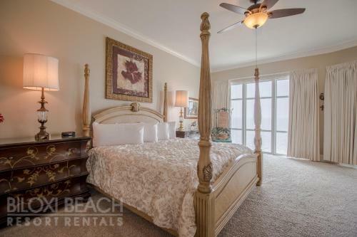 Legacy I 1306 Penthouse - Three Bedroom Apartment
