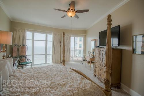 Legacy I 1306 Penthouse - Three Bedroom Apartment