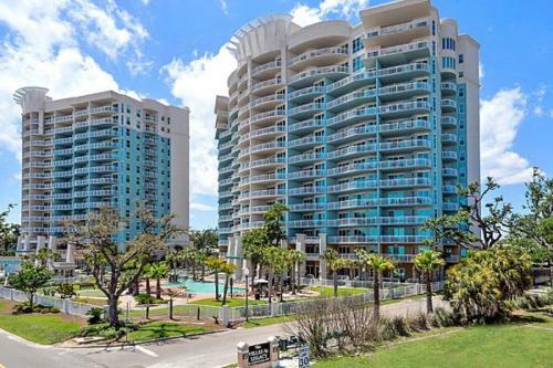 Legacy I 1306 Penthouse - Three Bedroom Apartment