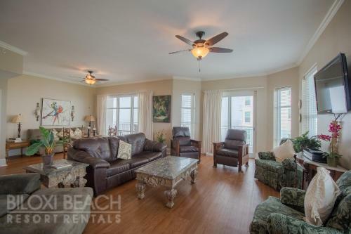 Legacy I 1306 Penthouse - Three Bedroom Apartment