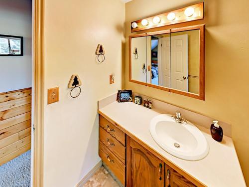 1634 Cedarbark Lane Cabin