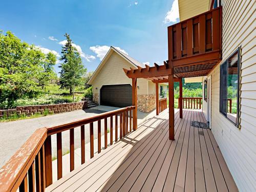 1634 Cedarbark Lane Cabin