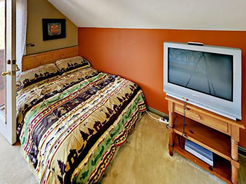 1634 Cedarbark Lane Cabin