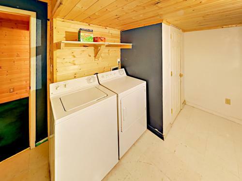 1634 Cedarbark Lane Cabin