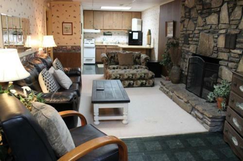 Bear Footin Cabin