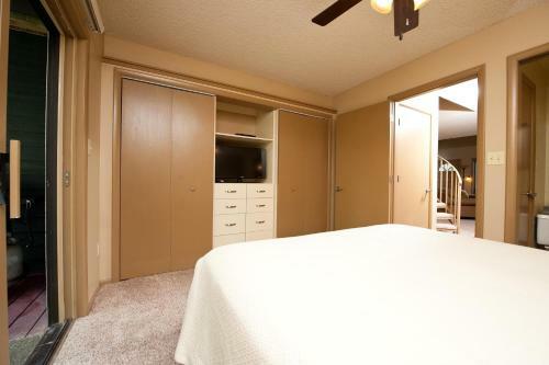 Pine Acres - Unit 112