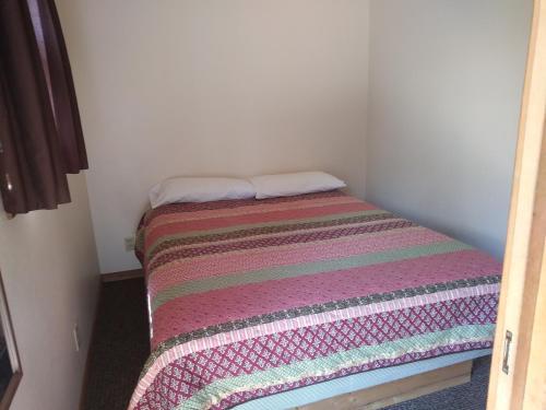 Motel Harney Camp Cabins