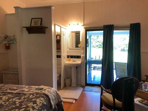 Old Hawaiian Bed And Breakfast