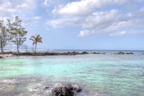 Maluhia Kahakai