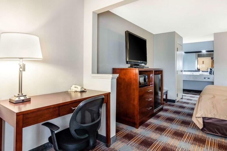 Hotel Quality Inn Airport I-240