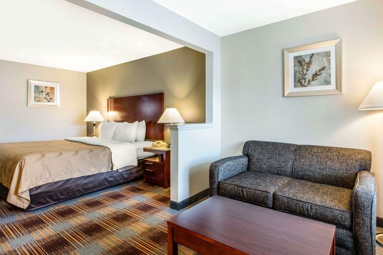 Hotel Quality Inn Airport I-240