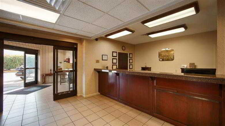 Hotel Quality Inn Airport I-240