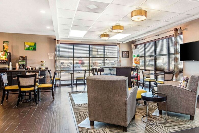 Hotel Quality Inn Airport I-240