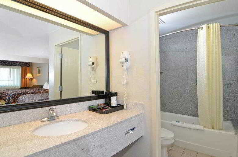 Hotel Quality Inn Airport I-240