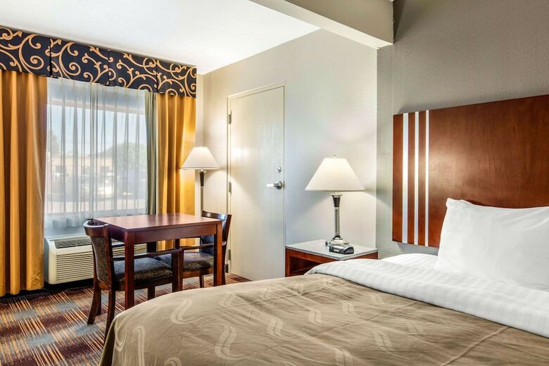 Hotel Quality Inn Airport I-240