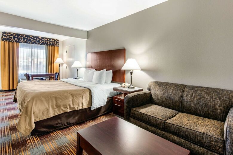 Hotel Quality Inn Airport I-240