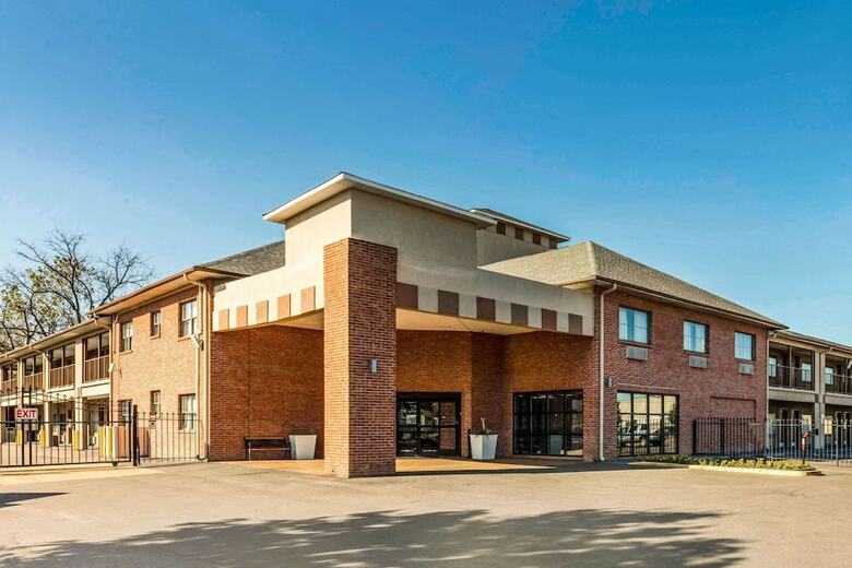 Hotel Quality Inn Airport I-240