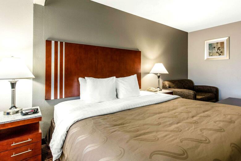 Hotel Quality Inn Airport I-240