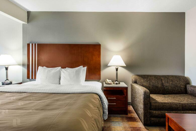 Hotel Quality Inn Airport I-240