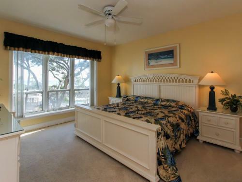 Villa 3206 Windsor Court South