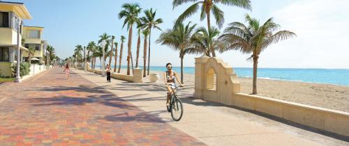 Apartamentos Oceanfront Suites At Hollywood Beach Resort