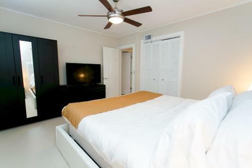 Luxury 4br Home Pool Best Location Minutes From Beach