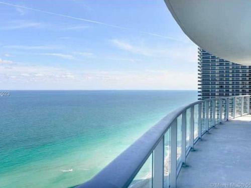 Apartamento Hide Beach Residences