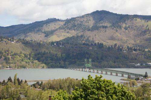 Aloft-river View-ac-5br/2.5ba