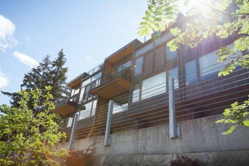 Aloft-river View-ac-5br/2.5ba