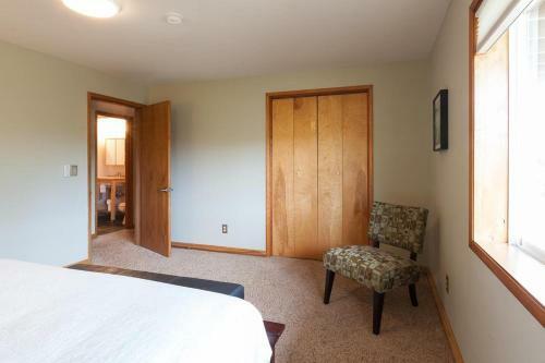 Panorama-rvr/mtn Vw-4br/3ba