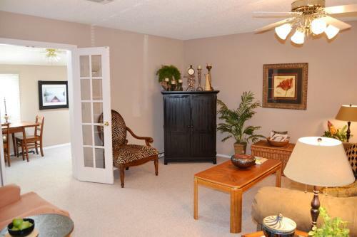 Coronado Courts Townhome 4
