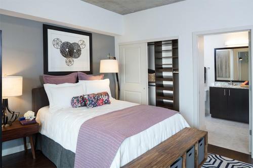 Aparthotel Luxury Rentals Toyota Center