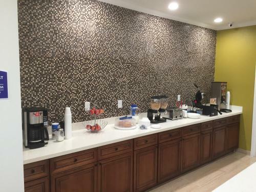Hotel Americas Best Value Inn And Suites-humble