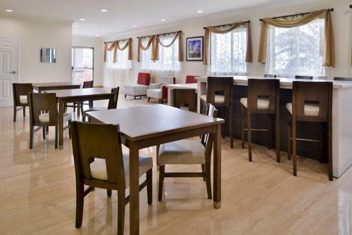 Hotel Americas Best Value Inn And Suites-humble