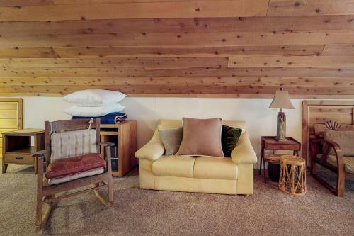 Cedar Creek Cabin